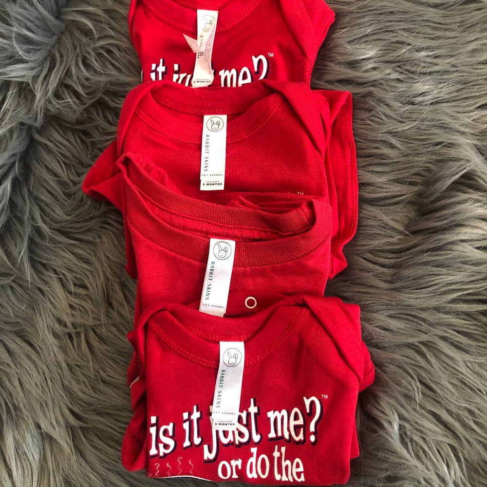 new nwot is it me or do the georgia bulldogs stink baby onesie size 6 months